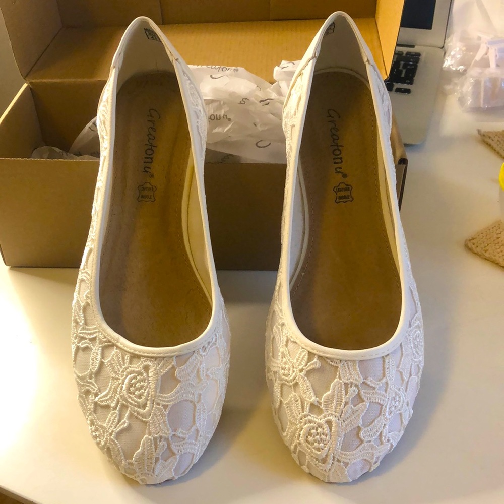 *** FREE ADD ONN *** Greatonu white lace flats